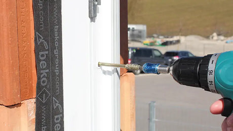 beko Universal Fensterfolie 100 mm ein- und wechselseitig klebend für Innen und Außen