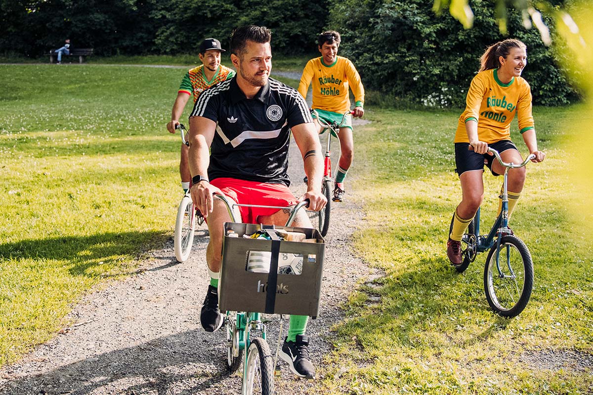 höfats BEER BOX Feuerkorb rostig – Lifestyle-Ansicht