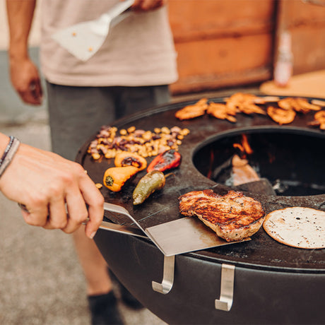 höfats BBQ-Tool-Set – im Einsatz beim Grillen